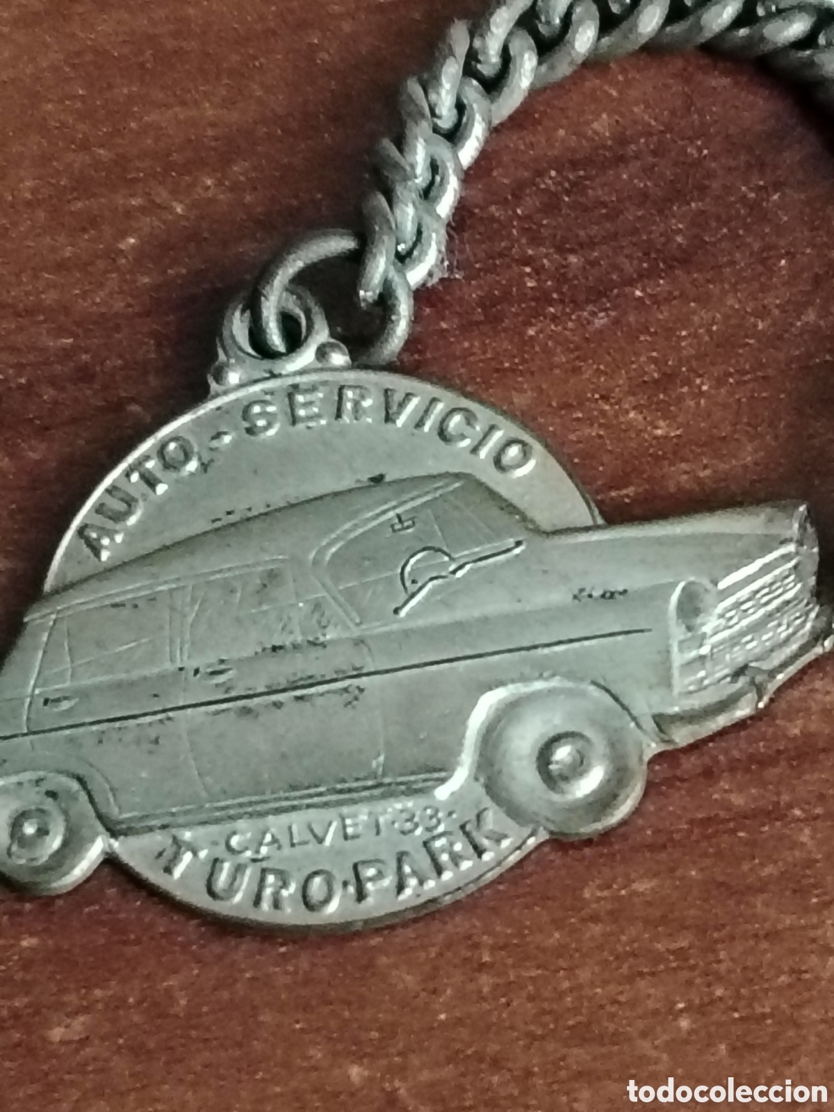 Coleccionismo de llaveros: Llavero antiguo coche Seat concesionario