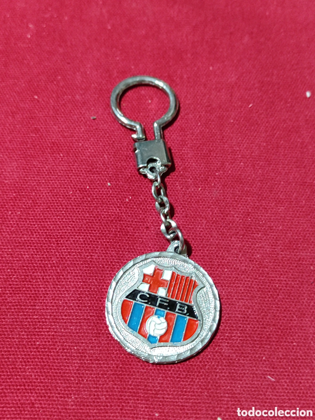 Coleccionismo de llaveros: Dif&iacute;cil llavero publicidad cerveza AGUILA DORADA CON ESCUDO F.C. BARCELONA BARSA BAR&Ccedil;A