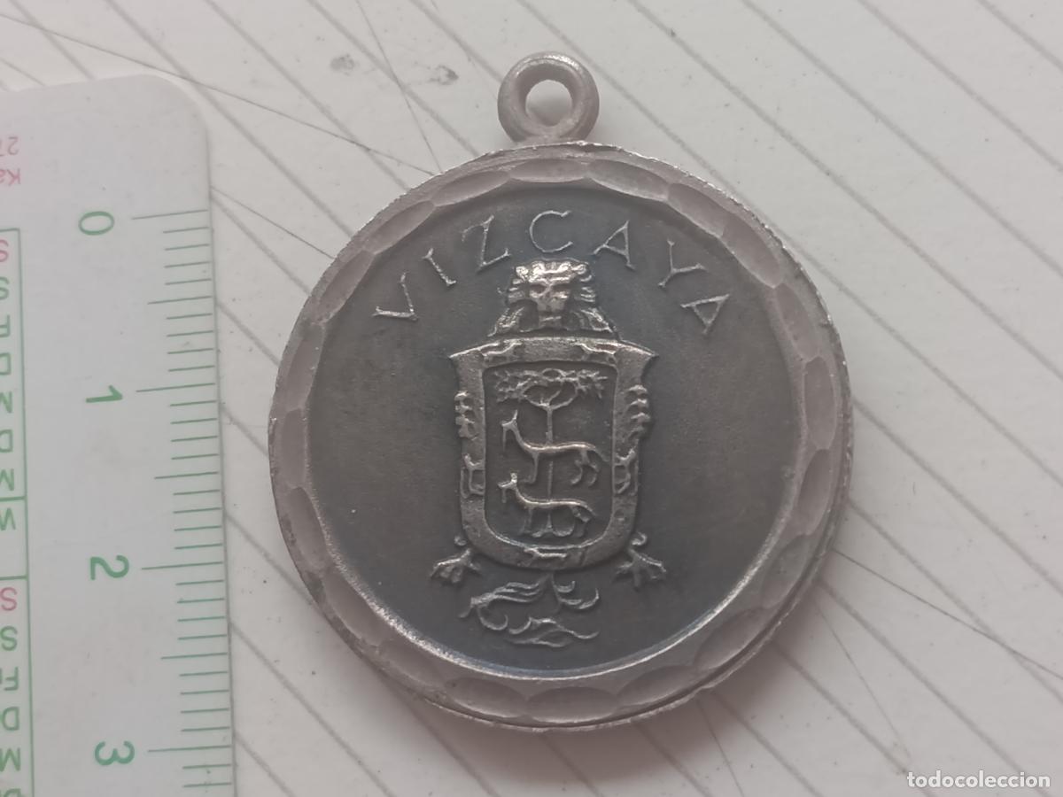 Coleccionismo de llaveros: Vizcaya. Llavero-medalla antiguo. Plata
