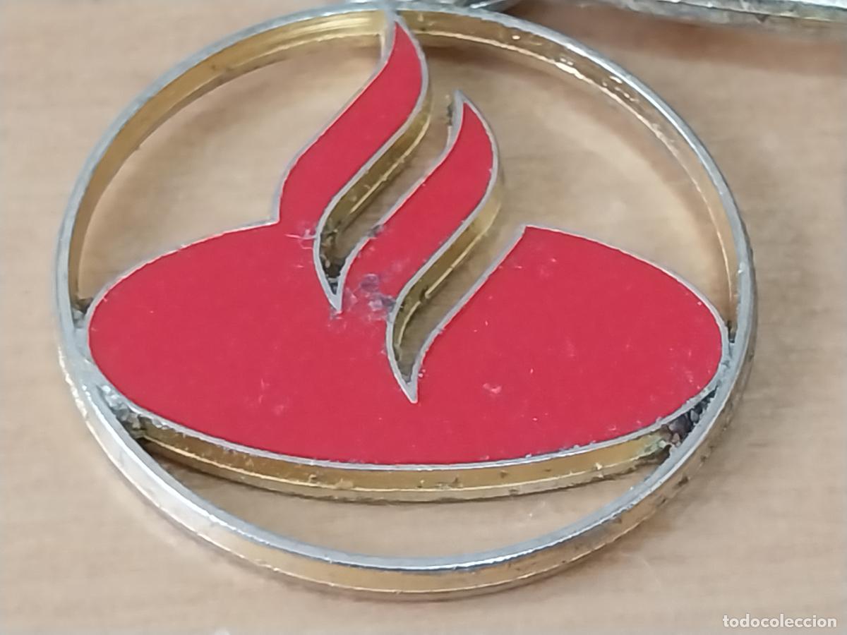 Coleccionismo de llaveros: BANCO SANTANDER LLAVERO METAL DORADO PINTURA LACADA 3.45CMS