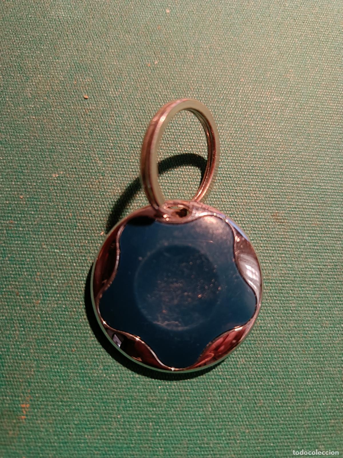 Coleccionismo de llaveros: LLAVERO CON IMAN COLOR AZUL