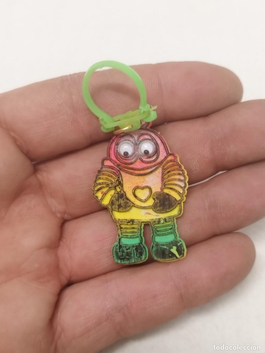 Coleccionismo de llaveros: Antiguo raro llavero de un robot o personaje de dibujos animados. Marcado M.K. Hong Kong.