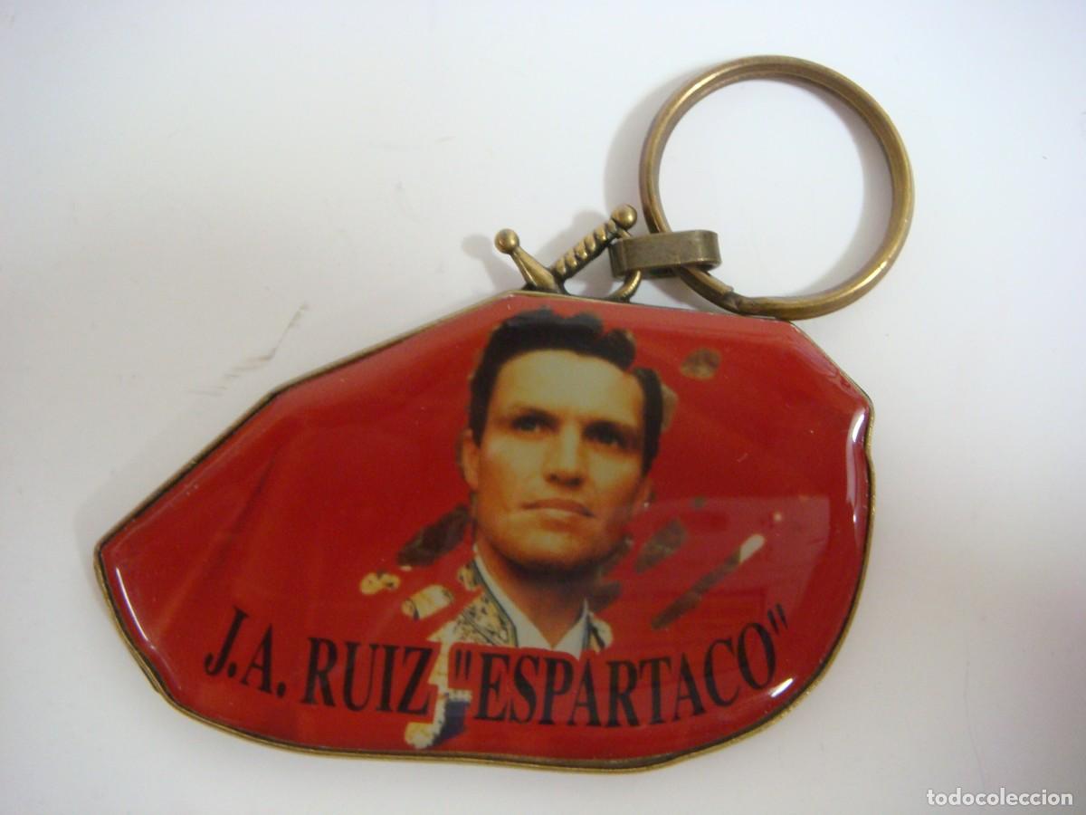 Coleccionismo de llaveros: LLAVERO TAURINO DEL TORERO J.A.RUIZ ESPARTACO-(&)