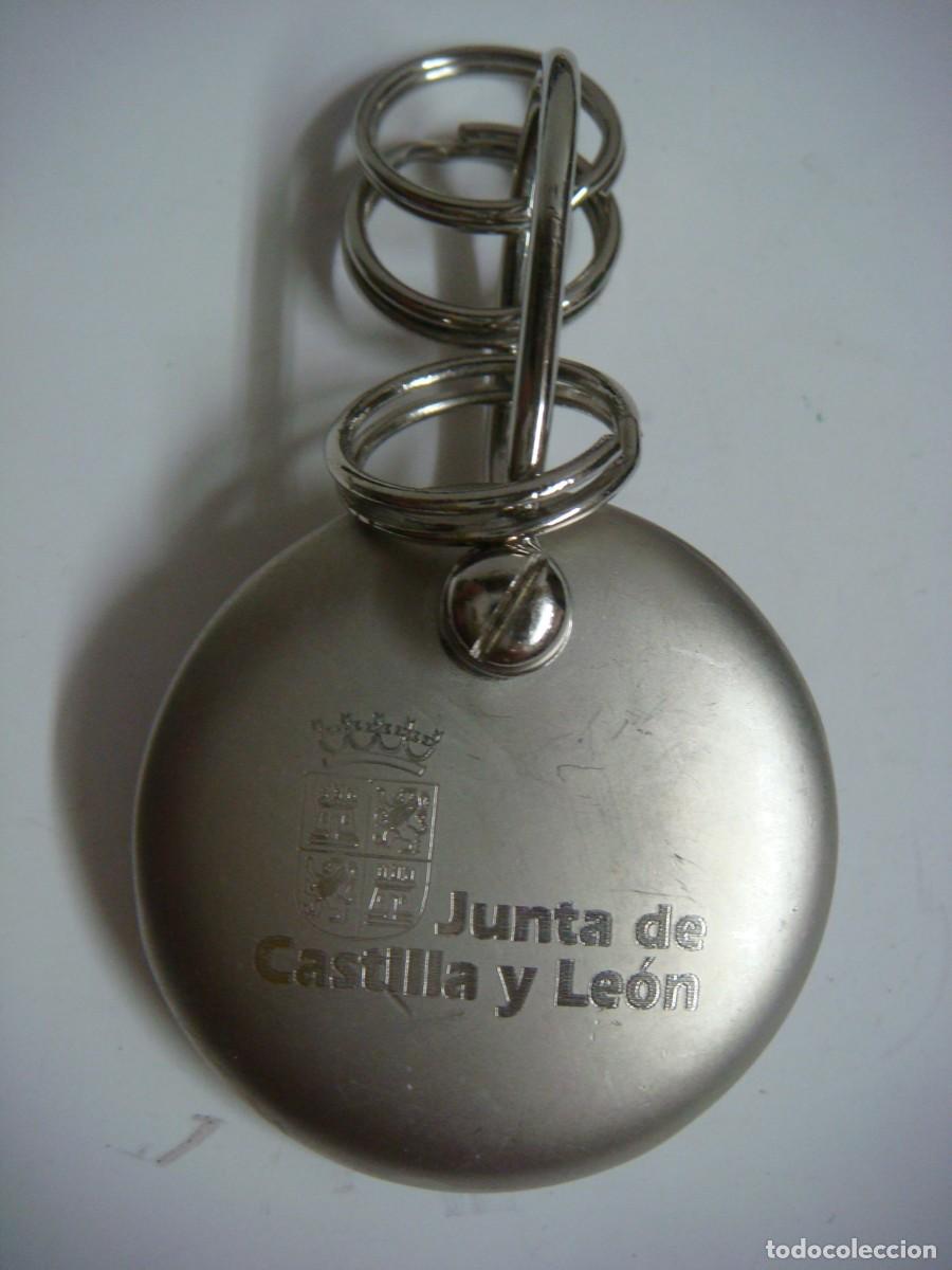 Coleccionismo de llaveros: LLAVERO DE LA JUNTA DE CASTILLA Y LEON-(&) - Foto 1
