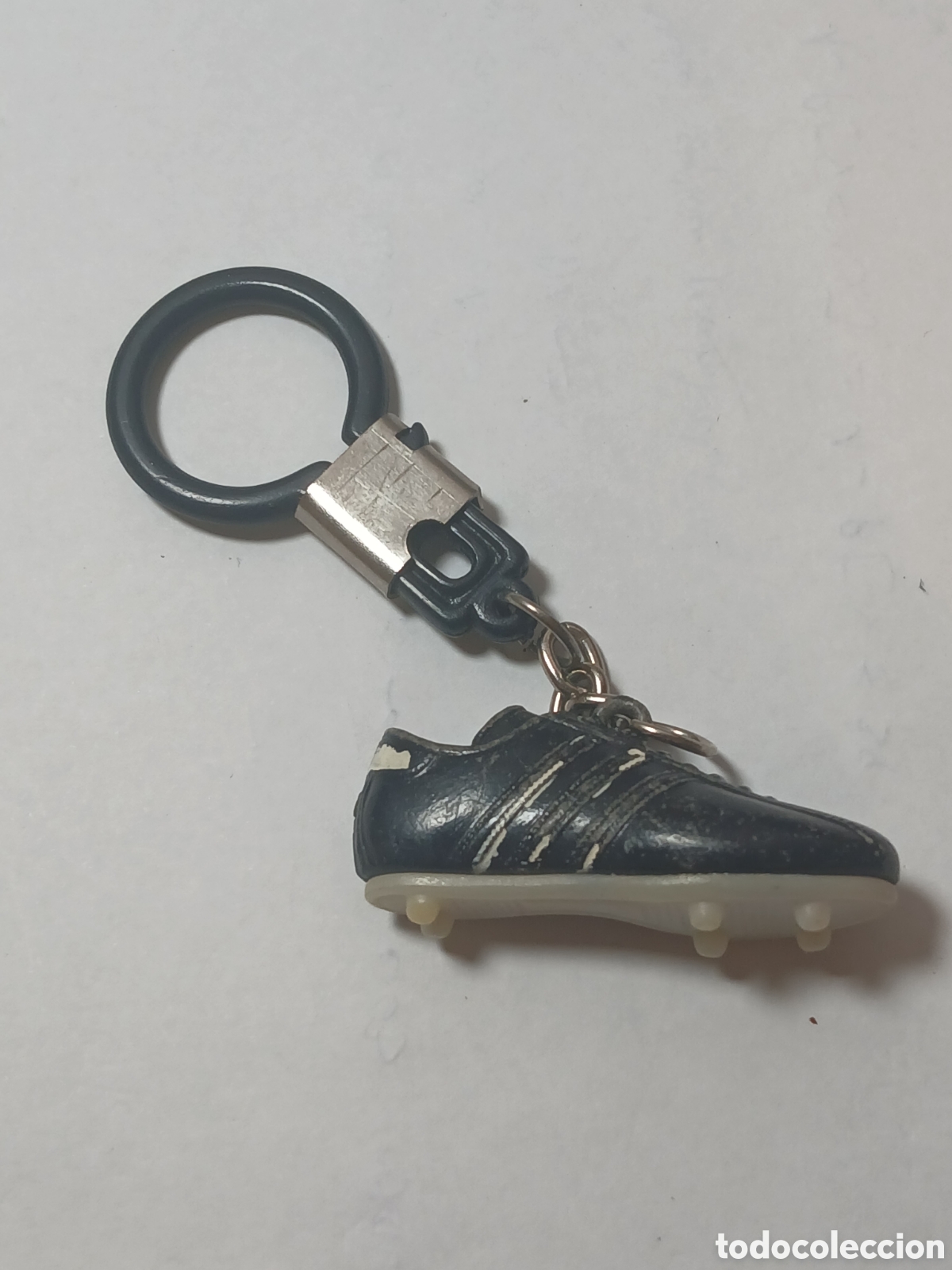 Coleccionismo de llaveros: LLAVERO BOTA DE FUBOL ADIDAS NEGRA