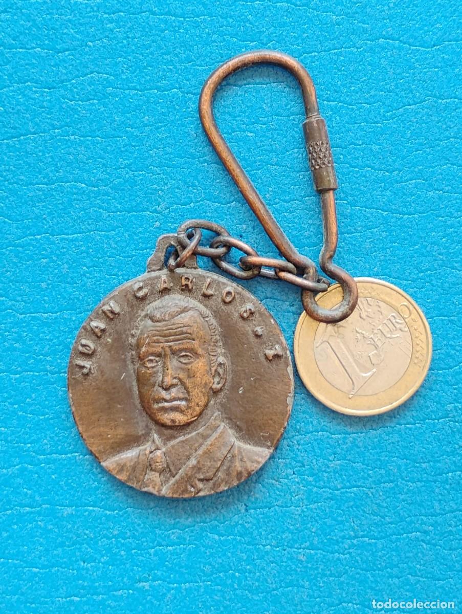 Coleccionismo de llaveros: ANTIGUO LLAVERO JUAN CARLOS I - REVERSO BANDERA Y ESCUDO DE ESPA&Ntilde;A