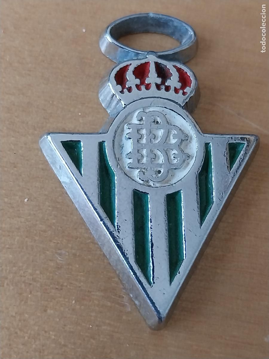 Coleccionismo de llaveros: BETIS LLAVERO PINTURA LACADA METAL CROMADO 4.26CMS ALTO