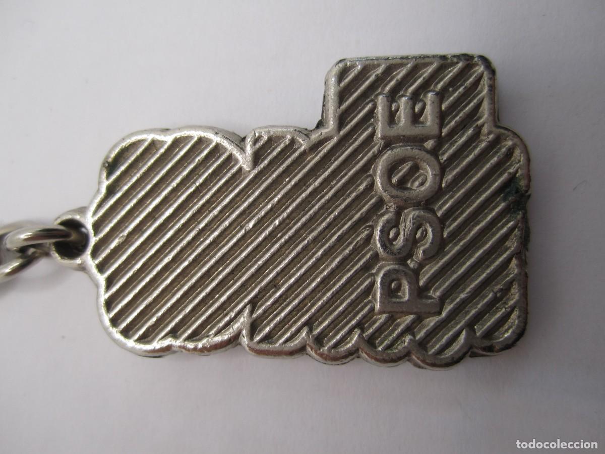 Coleccionismo de llaveros: llavero psoe metalico - Foto 2