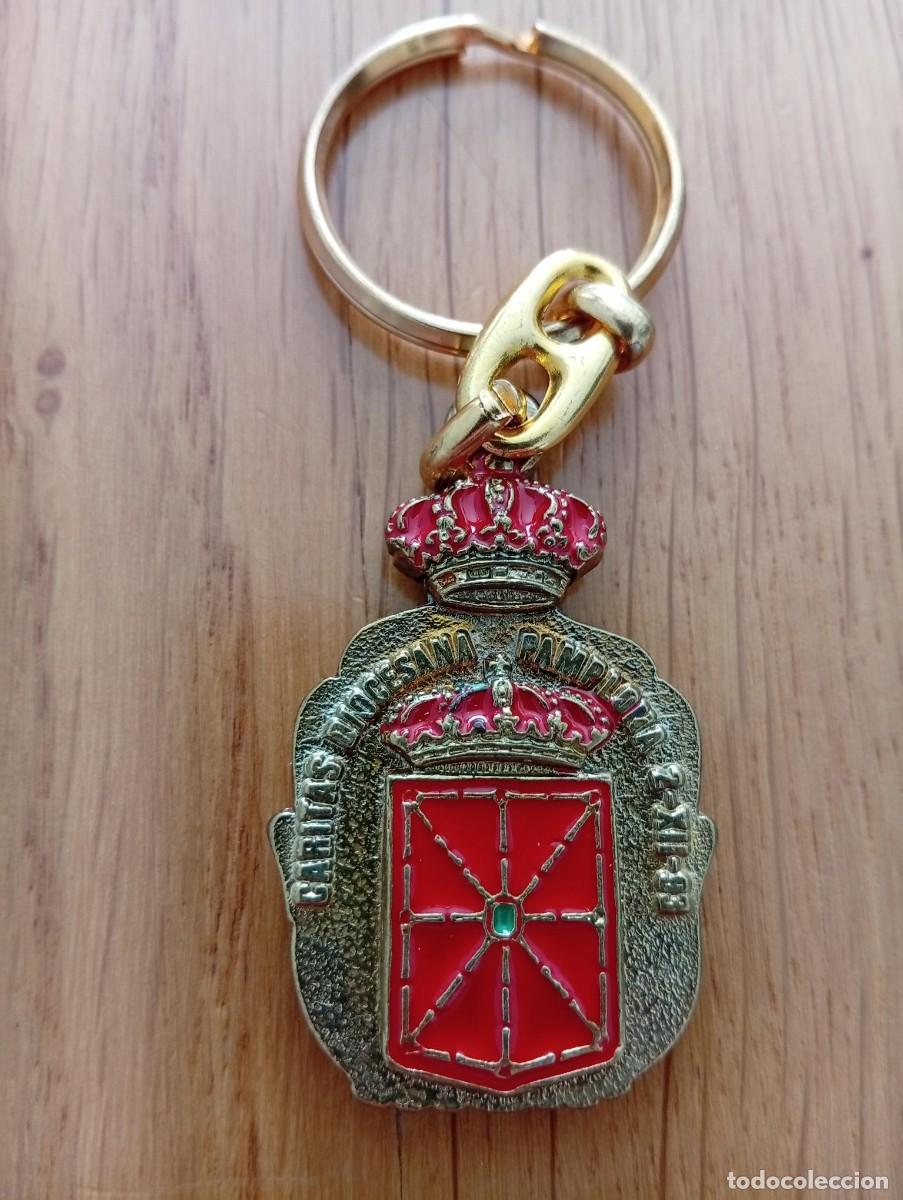 Coleccionismo de llaveros: llavero metalico caritas diocesana pamplona 2-XII-1993