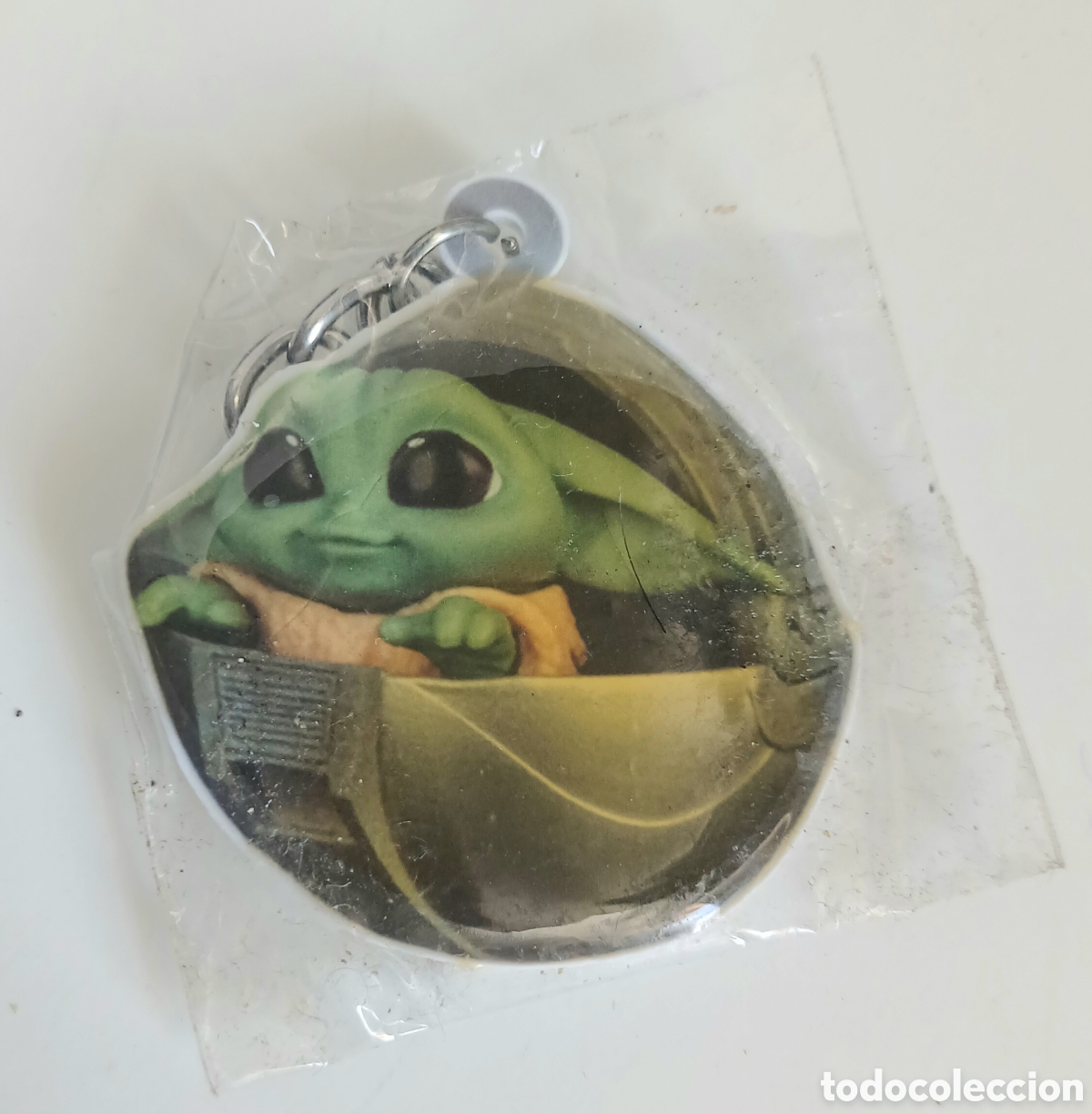 Coleccionismo de llaveros: Llavero Star Wars The Mandalorian - Grogu (Baby Yoda) en Cuna - Oficial Disney
