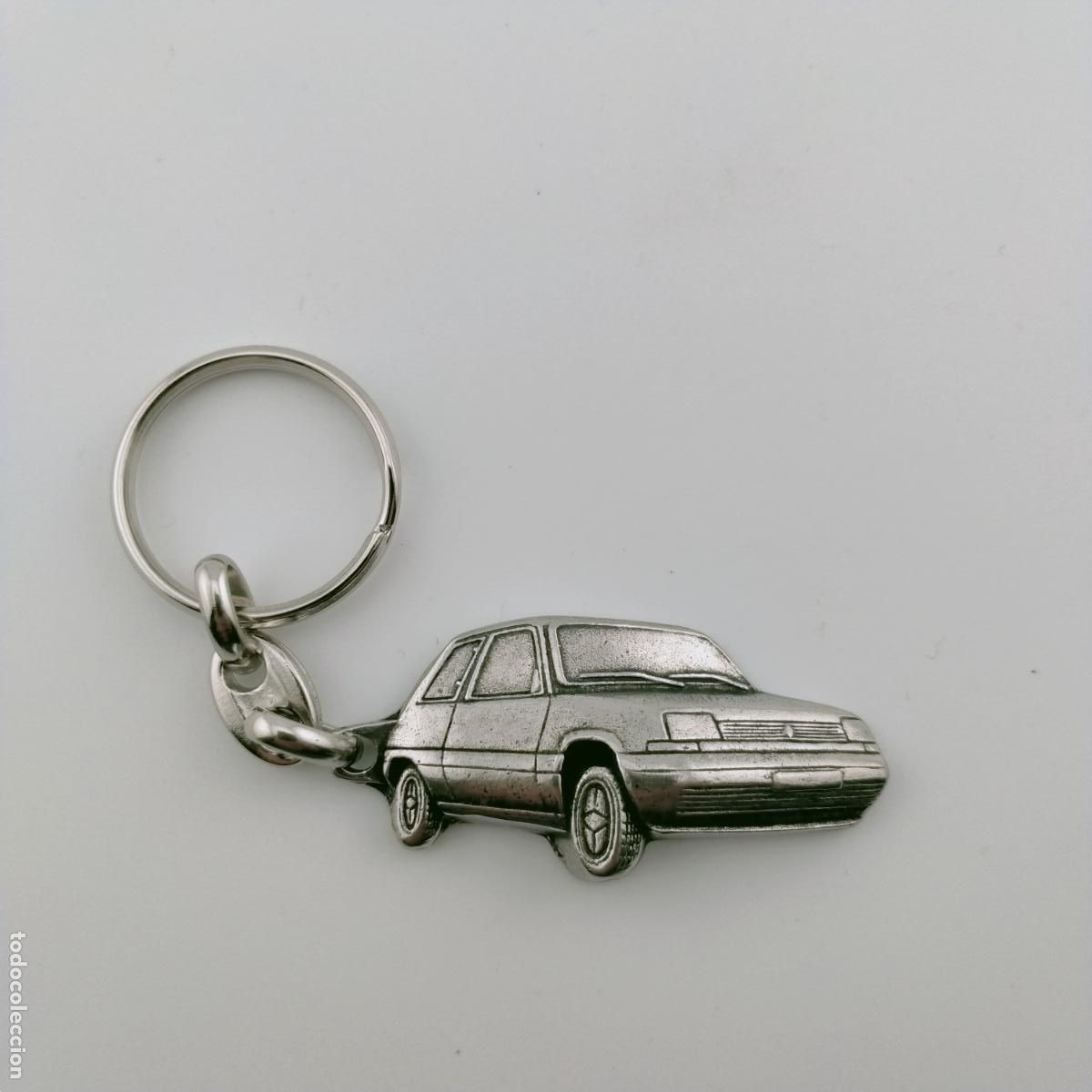 Coleccionismo de llaveros: Llavero Renault 5 plateado - Foto 1