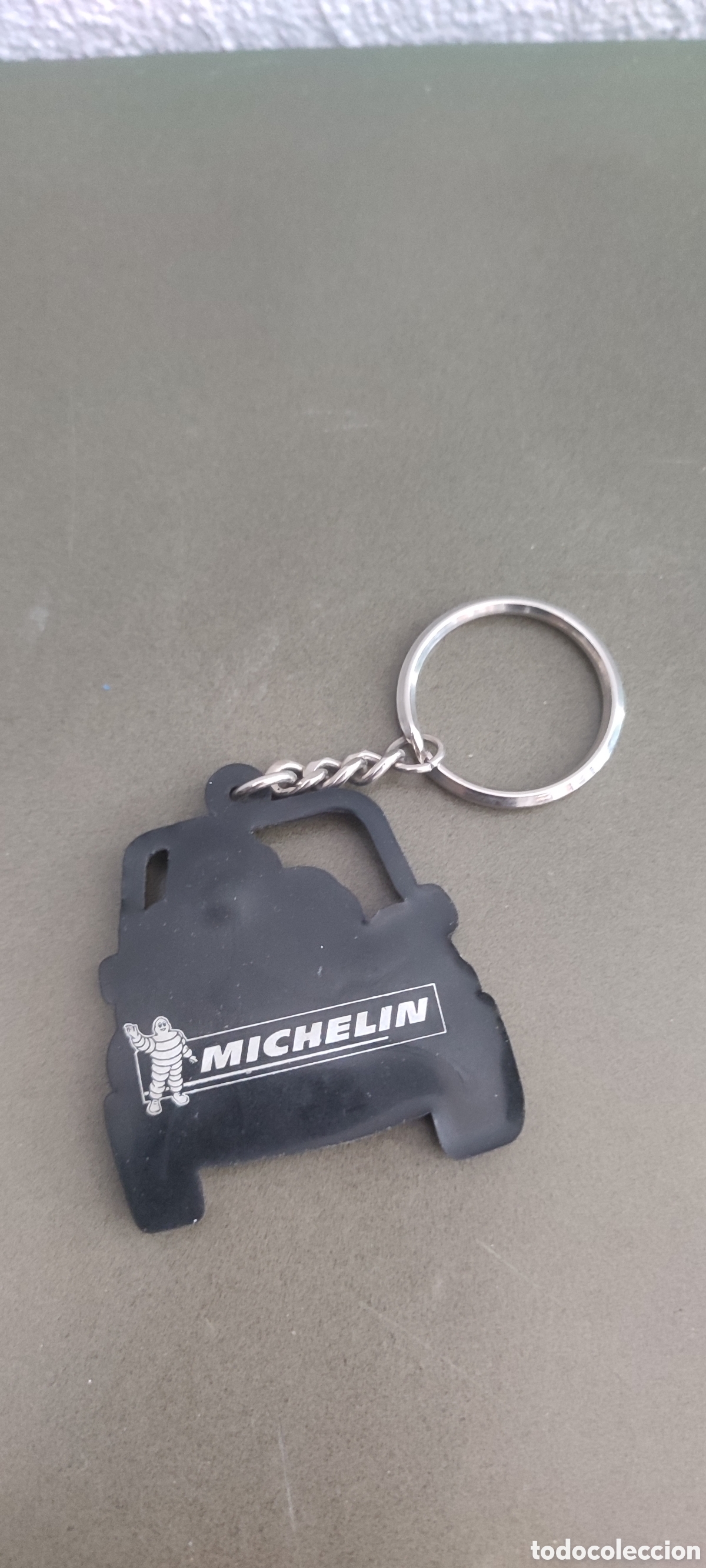 Coleccionismo de llaveros: Llavero goma Michelin, bibendum conductor. - Foto 2
