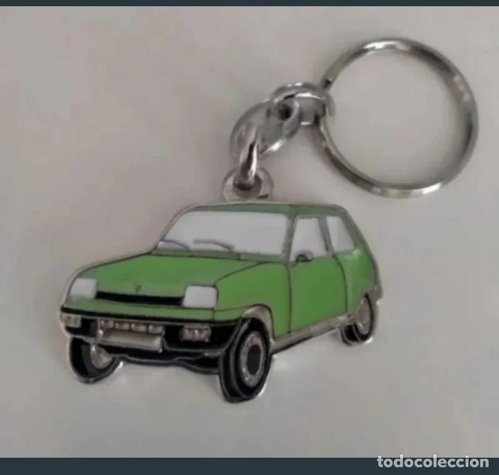 Coleccionismo de llaveros: Llavero Renault 5 verde - Foto 1