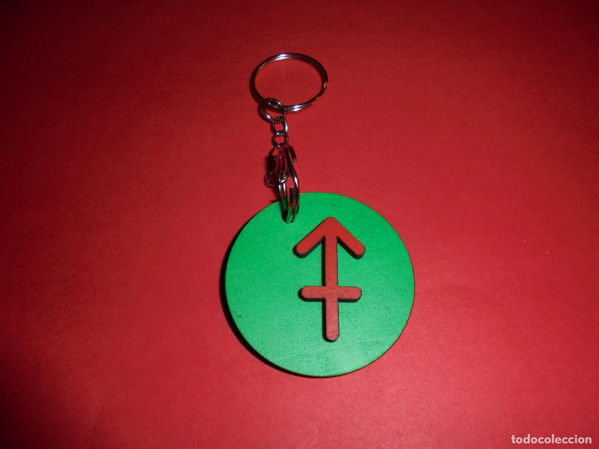 Coleccionismo de llaveros: LLAVERO SIGNO ZODIACAL SAGITARIO EN MADERA BASE VERDE - HECHO A MANO - ZODIACO