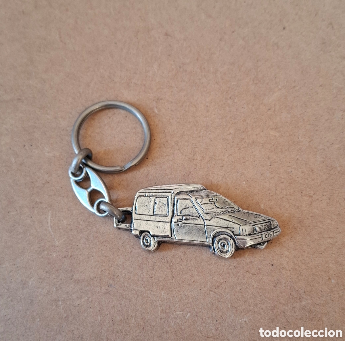 Coleccionismo de llaveros: Llavero furgoneta citroen c15 antiguo coche miniatura