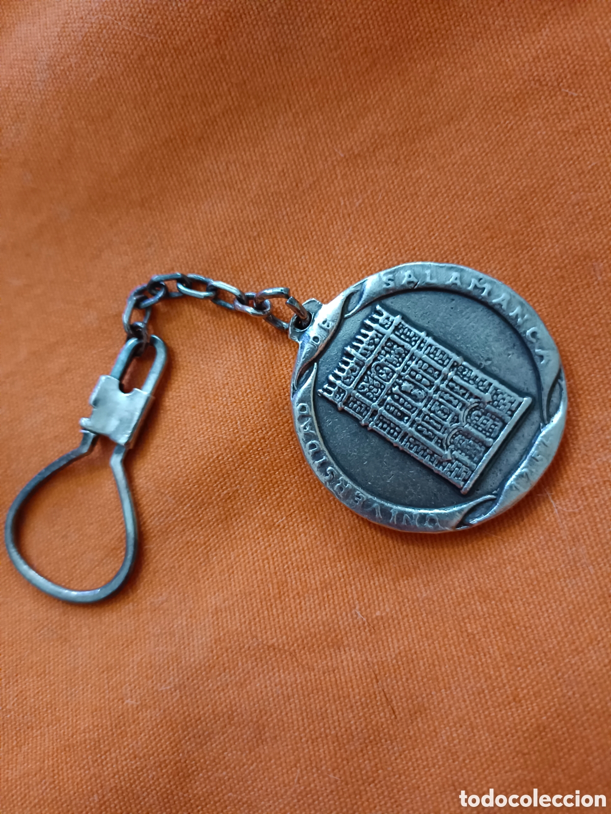 Sammlung von Schl&uuml;sselanh&auml;ngern: Llavero plata ley conmemorativo Universidad de Salamanca