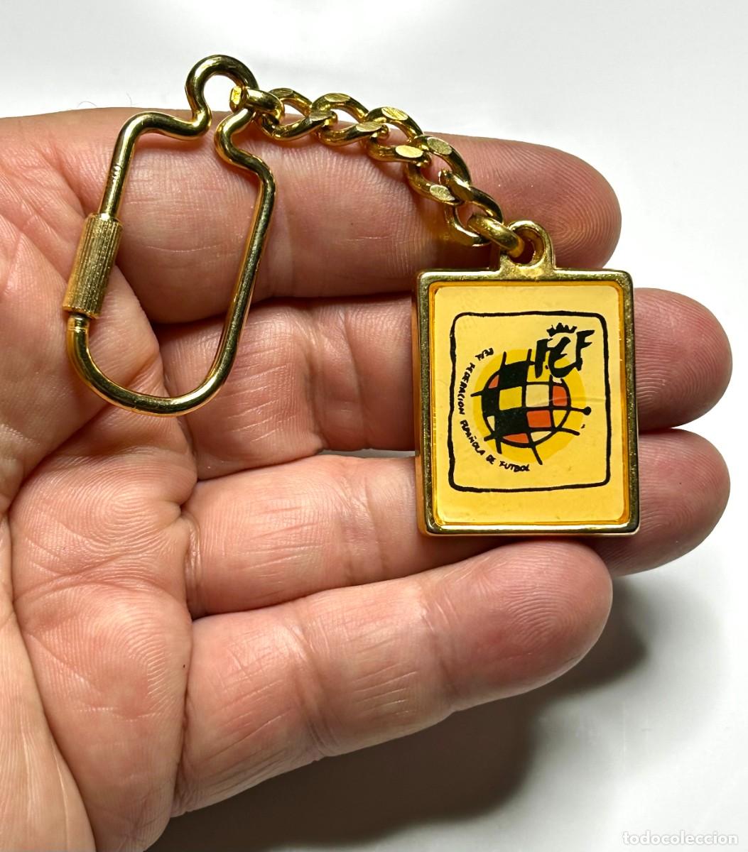 Coleccionismo de llaveros: 3901.Llavero vintage oficial de la Real Federaci&oacute;n Espa&ntilde;ola de F&uacute;tbol (RFEF)