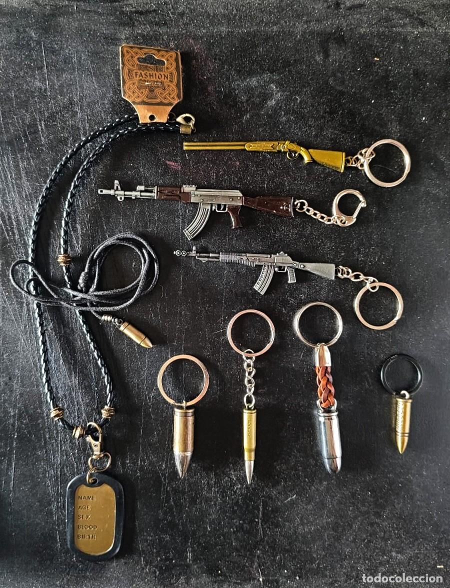 Coleccionismo de llaveros: Pack Llaveros Armas, Balas y Complementos (10)