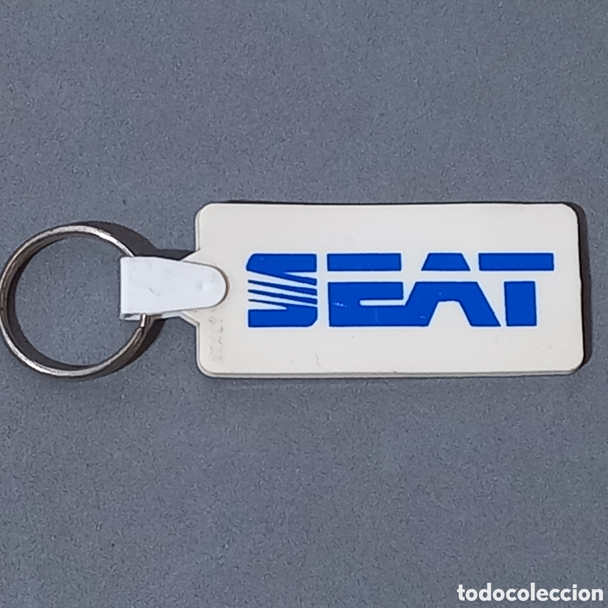 Coleccionismo de llaveros: Antiguo llavero de propietario de autom&oacute;viles SEAT. &Eacute;poca a&ntilde;os 1992 a 1999