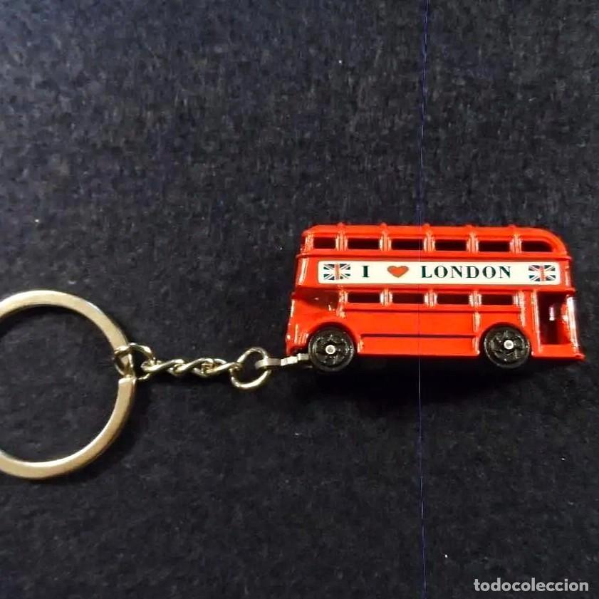 Collectionnisme de portes-cl&eacute;s: LLAVERO METALICO DE AUTOBUS LONDINENSE. ESMALTADO ROJO INGLES
