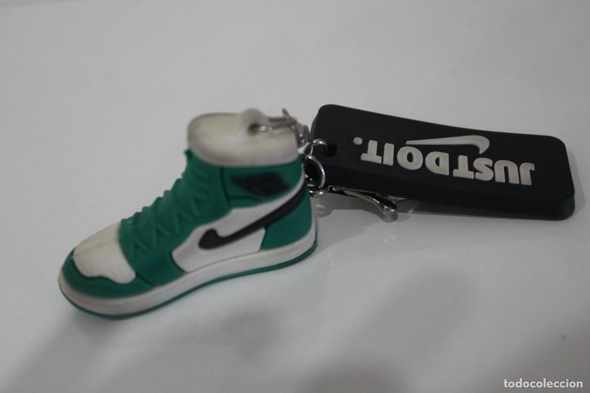 Coleccionismo de llaveros: LLAVERO BAMBA ZAPATILLA DEPORTIVA NIKE