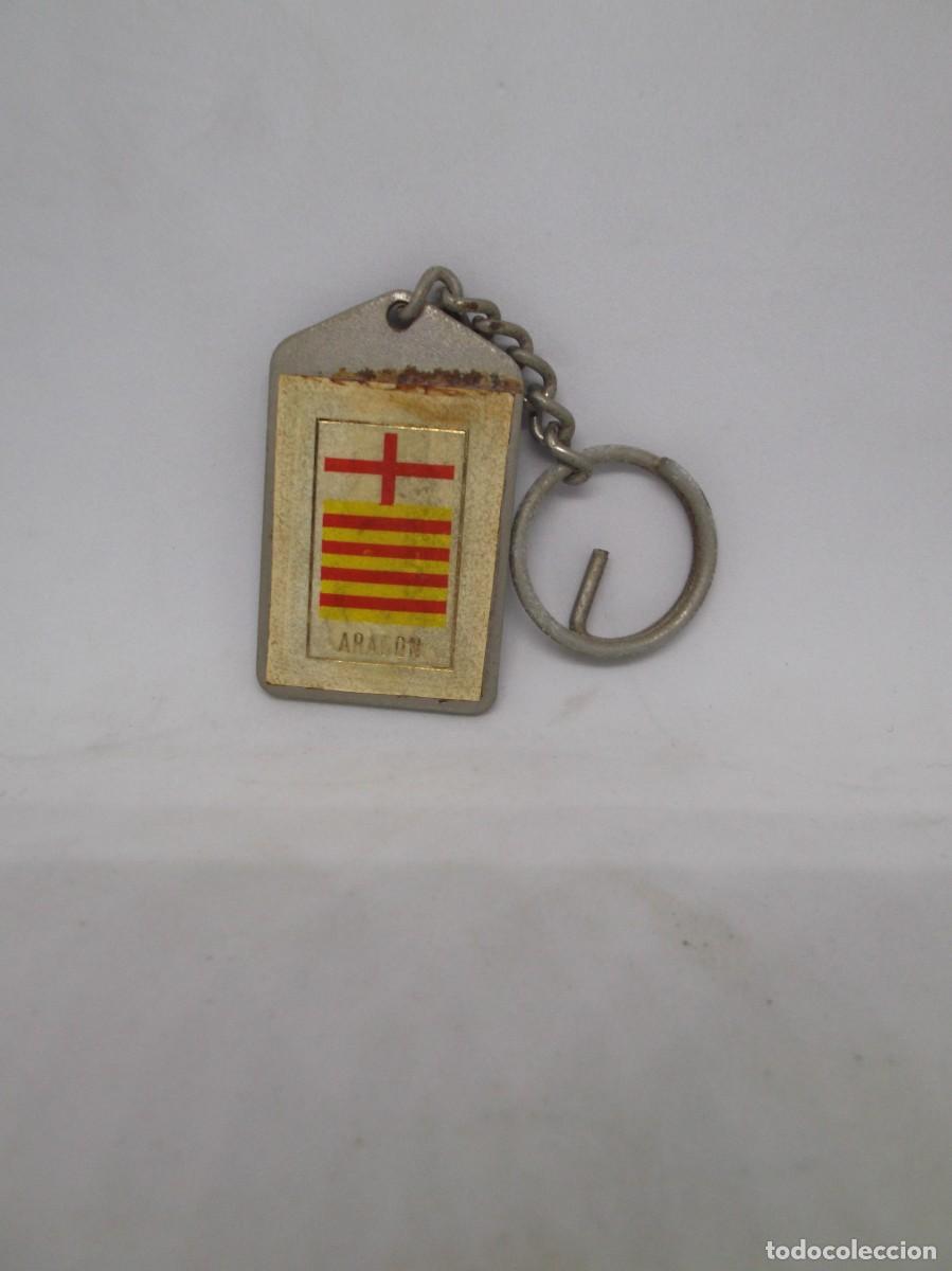 Coleccionismo de llaveros: Llavero antiguo del escudo de Arag&oacute;n grabada detr&aacute;s una F.