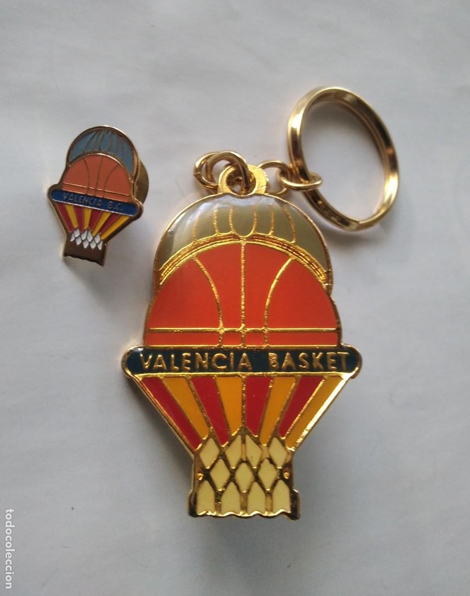 Coleccionismo de llaveros: Llavero esmaltado y pin Valencia Basket
