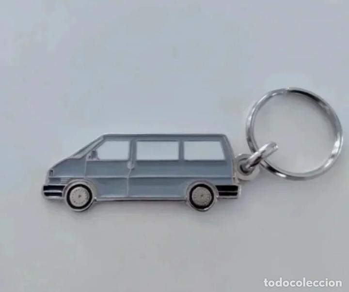 Collection of Keychains: LLAVERO VOLKSWAGEN T4 GRIS