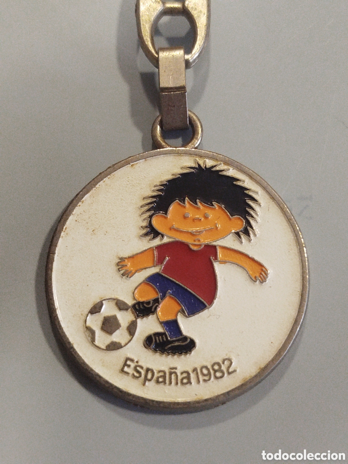 Coleccionismo de llaveros: ANTIGUO LLAVERO DE SPORT BILLY SIN COPYRIGHT CON PESETA - CAMPEONATO MUNDIAL DE F&Uacute;TBOL ESPA&Ntilde;A 82