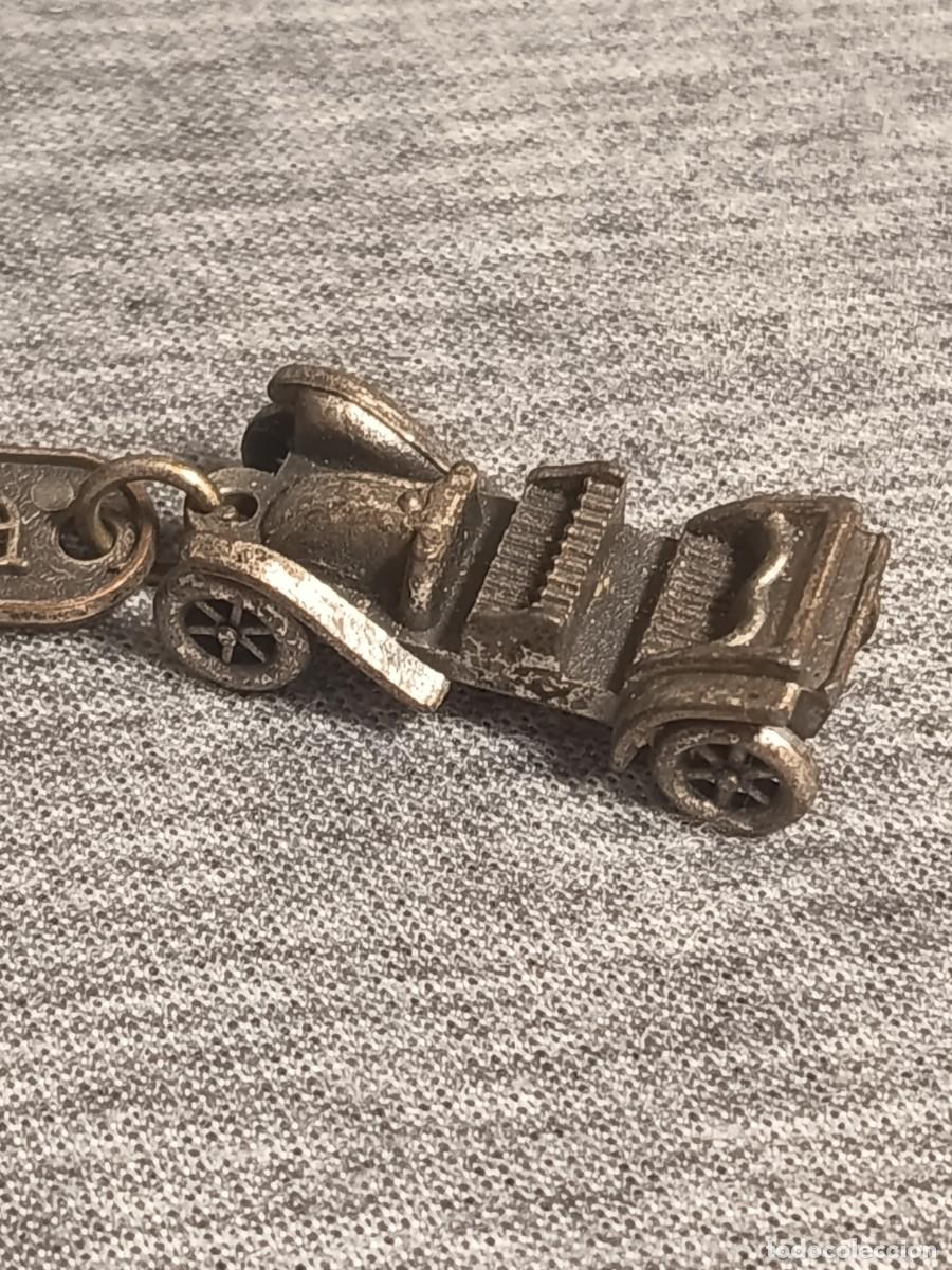 Coleccionismo de llaveros: LLAVERO DE METAL COCHE DE EPOCA PATALON PIVOT ELCA