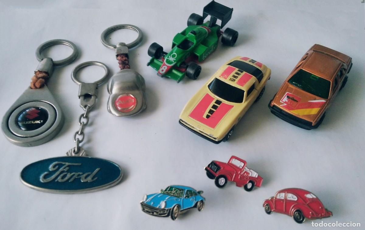 Coleccionismo de llaveros: 3 llaveros - 3 pins - 3 coches en miniatura