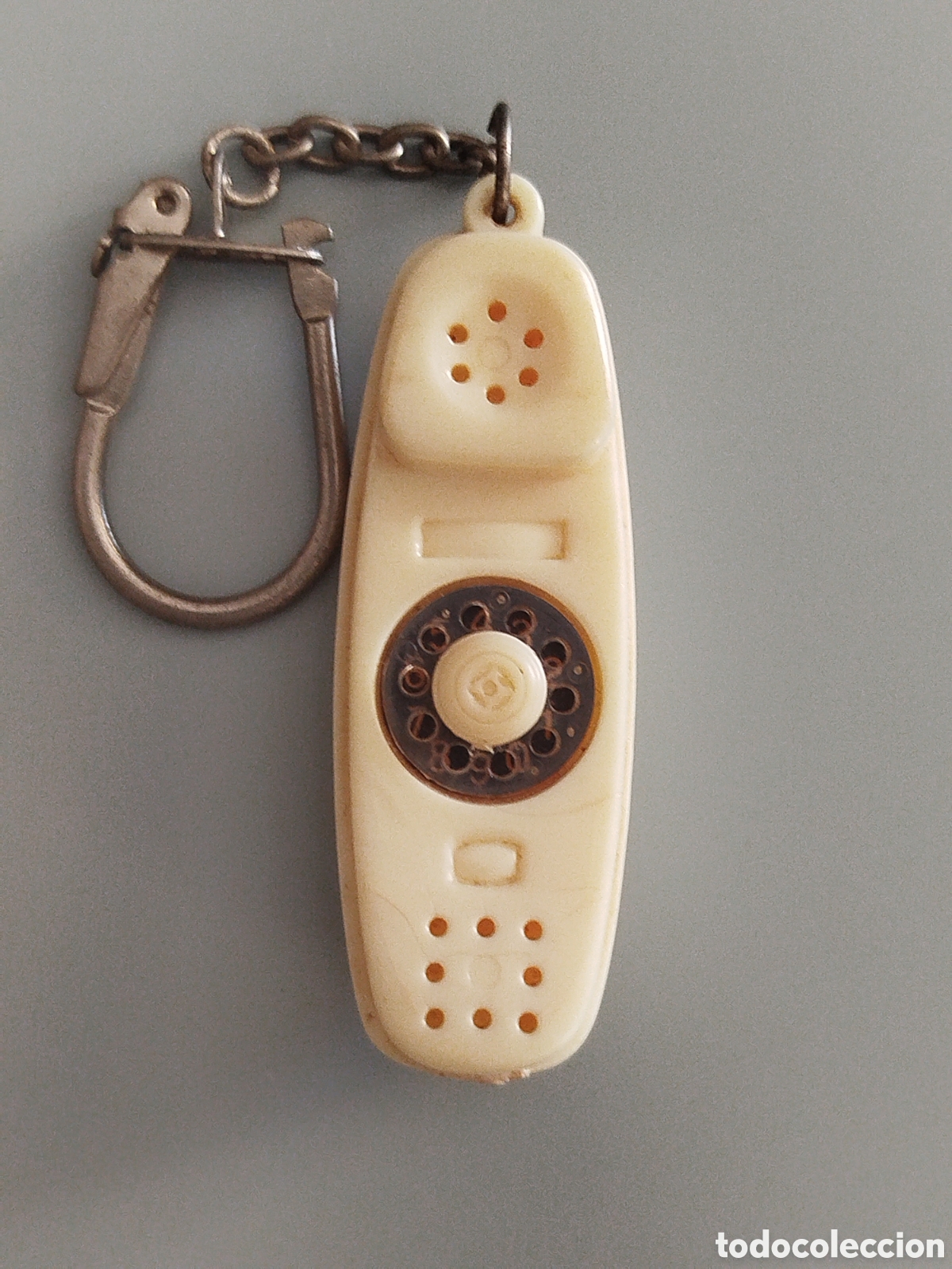 Coleccionismo de llaveros: ANTIGUO LLAVERO TELEFONO TIPO GONDOLA BLANCA VINTAGE RETRO