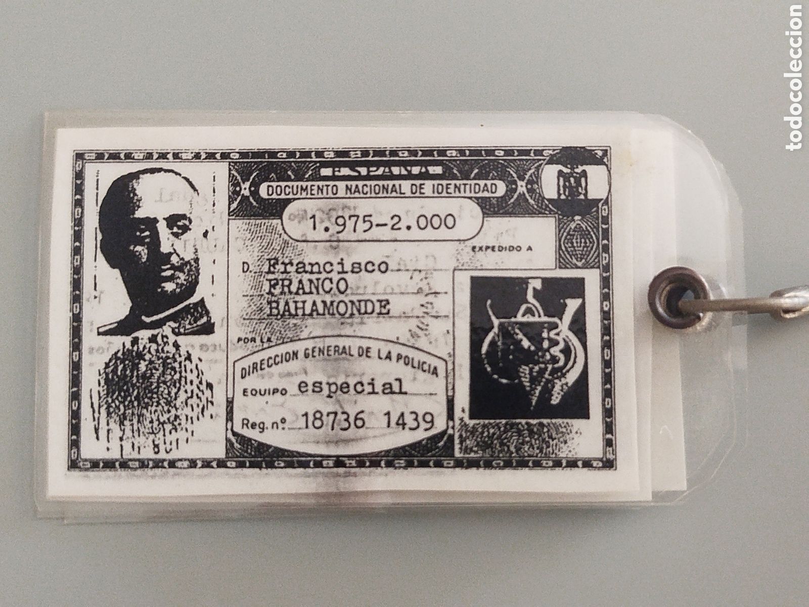 Coleccionismo de llaveros: ANTIGUO LLAVERO CARNET DE IDENTIDAD - DNI - FRANCISCO FRANCO / JOSE ANTONIO PRIMO DE RIVER / TEJERO