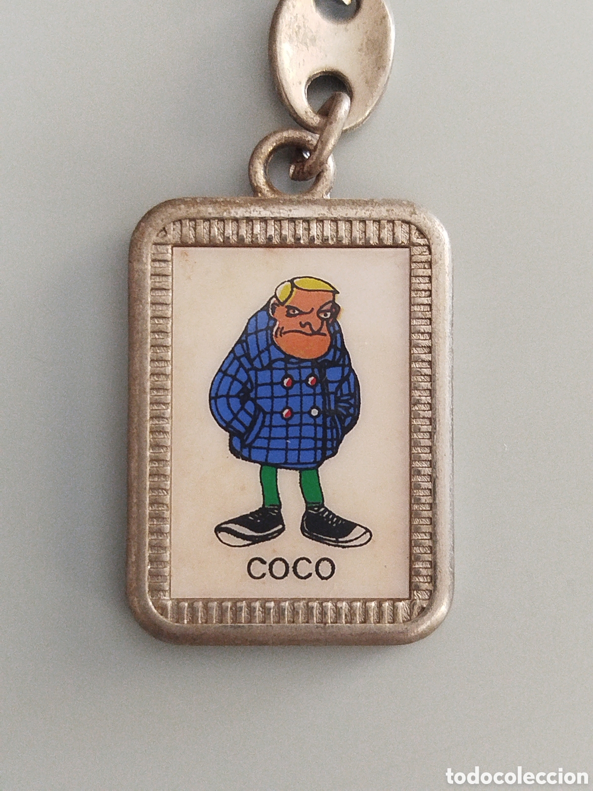 Coleccionismo de llaveros: LLAVERO ANTIGUO METALICO - FUTBOL EN ACCION - PERSONAJE COCO - NARANJITO - MUNDIAL 82