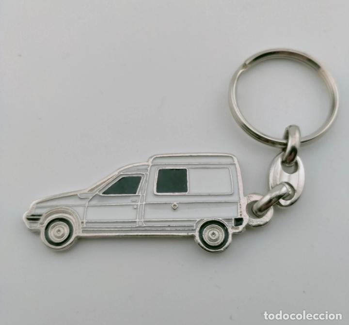 Collection of Keychains: llavero citroen C15 blanca