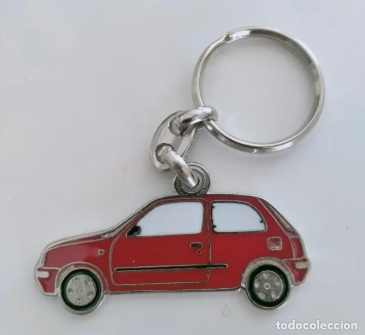 Coleccionismo de llaveros: Llavero Nissan micra rojo