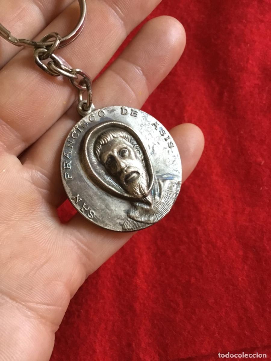 Collection of Keychains: Muy antiguo llavero San Francisco de Asis