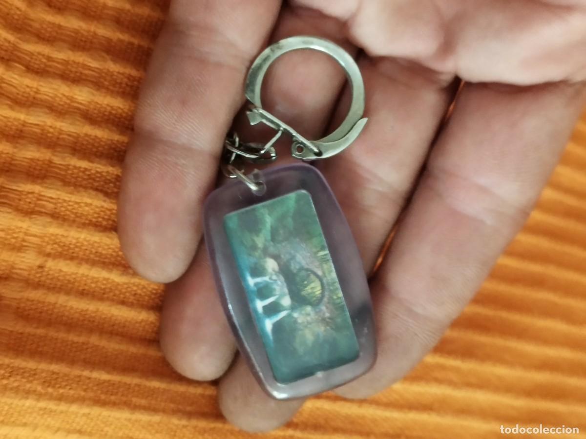 Coleccionismo de llaveros: Llavero souvenir tur&iacute;stico, a identificar.