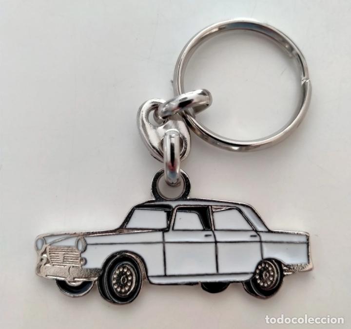 Coleccionismo de llaveros: llavero peugeot 404 blanco
