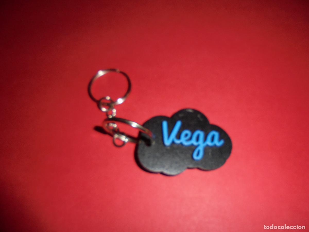 Coleccionismo de llaveros: LLAVERO PERSONALIZADO CON NOMBRE EN MADERA - VEGA - PINTADO A MANO - REGALO ORIGINAL