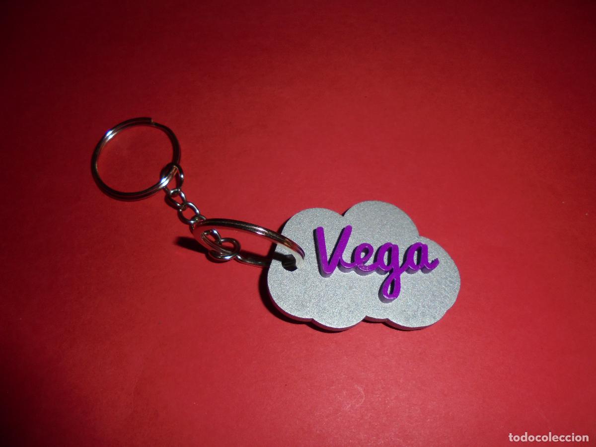 Coleccionismo de llaveros: LLAVERO PERSONALIZADO CON NOMBRE EN MADERA - VEGA - PINTADO A MANO - REGALO ORIGINAL