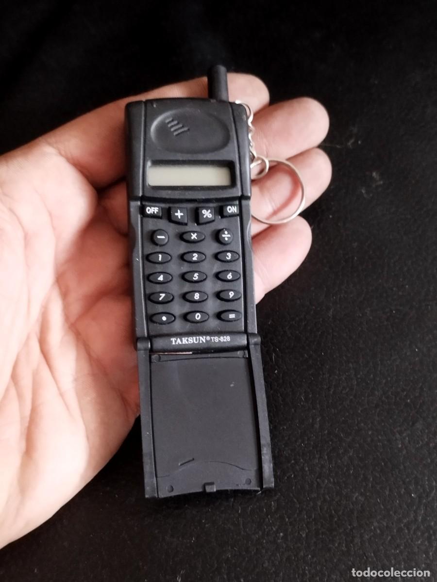 Coleccionismo de llaveros: Llavero en forma de tel&eacute;fono m&oacute;vil.