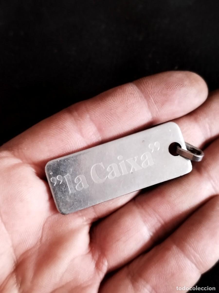 Coleccionismo de llaveros: Llavero de La Caixa, en metal plateado.