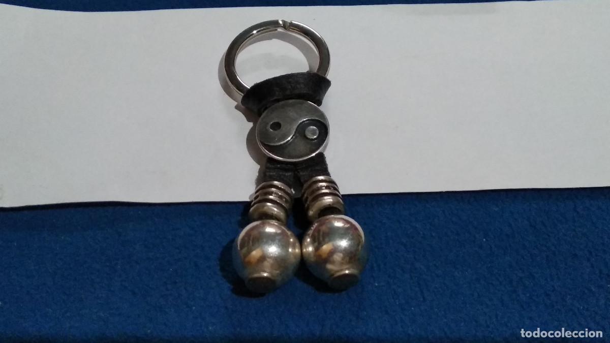 Collection of Keychains: LLAVERO ARTESANO Yin y el Yang / Taijitu