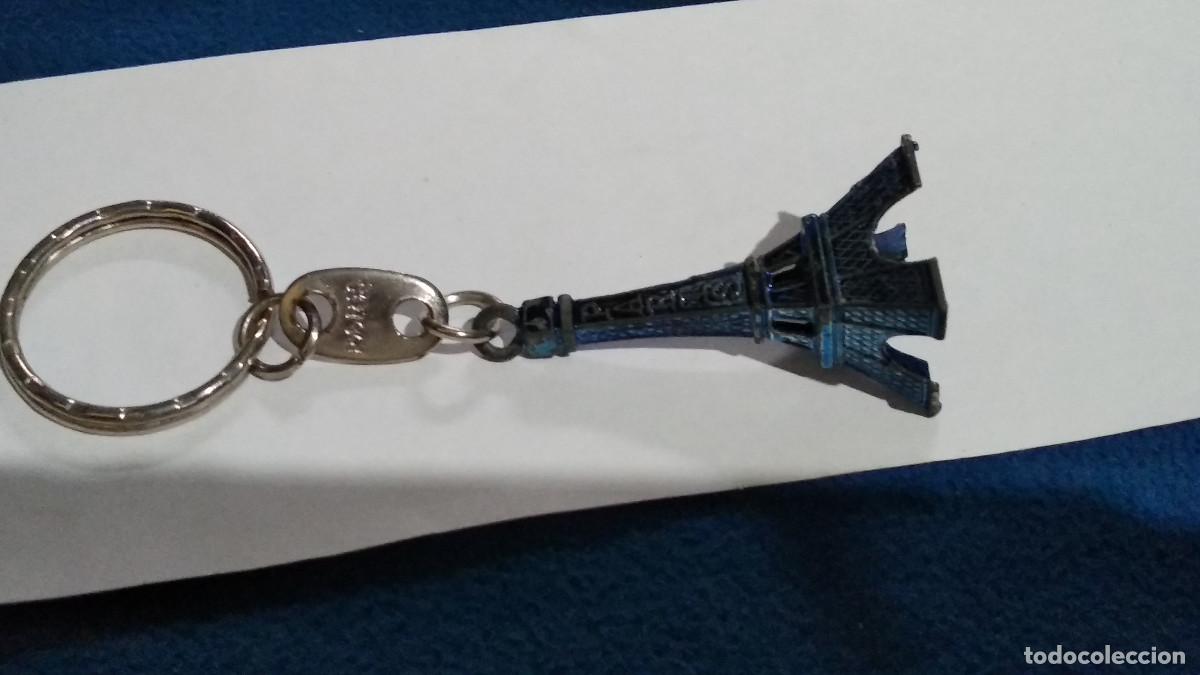 Collection of Keychains: LLAVERO MET&Aacute;LICO DE LA TORRE EIFFEL (Tiene grabadas las palabras Paris y France)