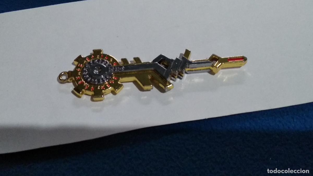 Collectionnisme de portes-cl&eacute;s: PARTE LLAVERO O COLGANTE MET&Aacute;LICO FAIRY TAIL