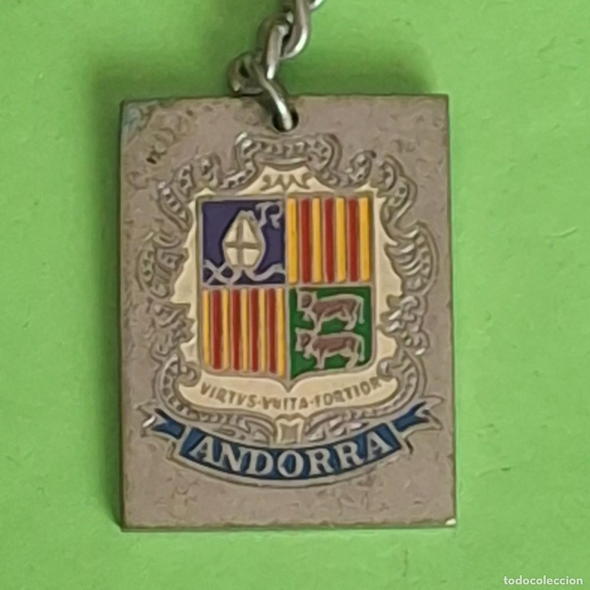 Collection of Keychains: LLAVERO - ESCUDO ANDORRA SANTA COLOMA IGLESIA