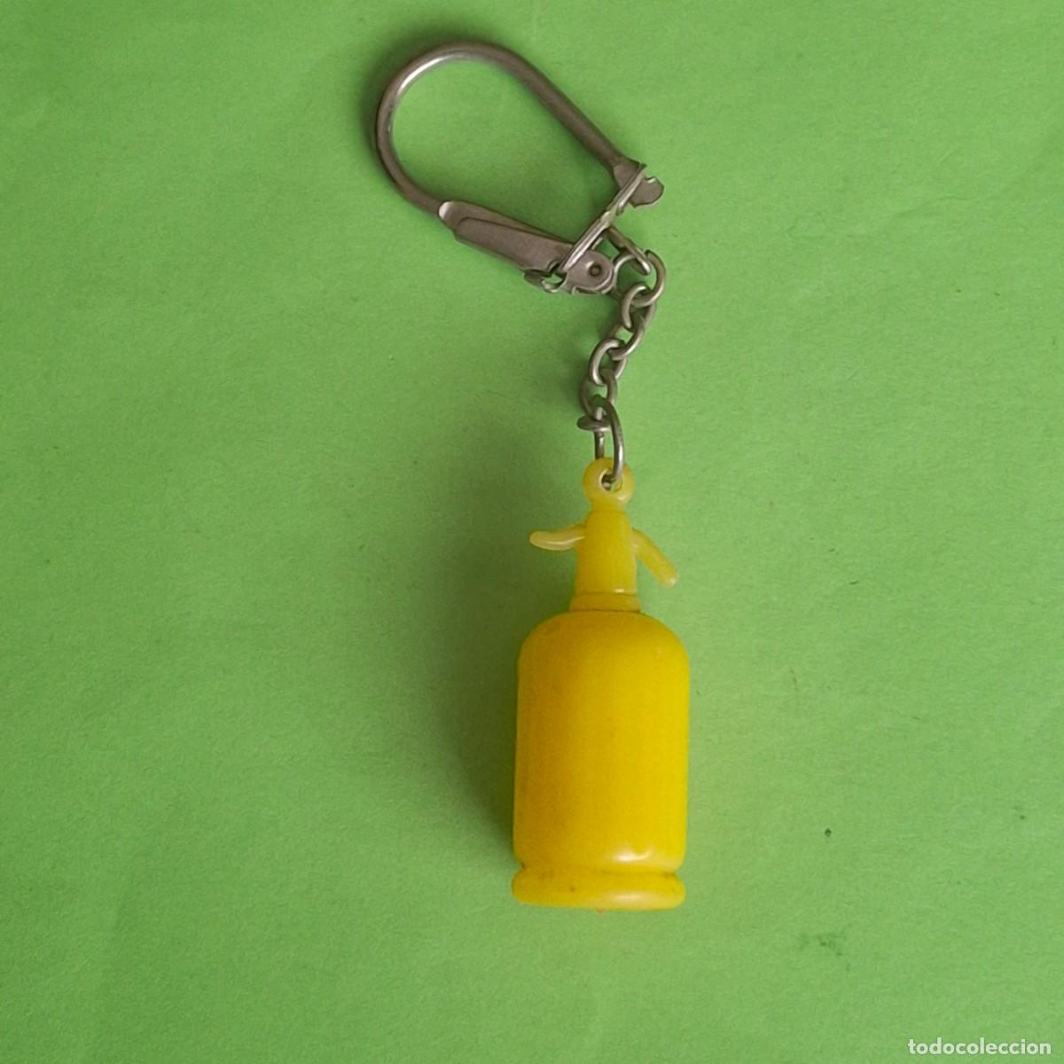 Collection of Keychains: LLAVERO - BOTELLA SIFON PLASTICO AMARILLO