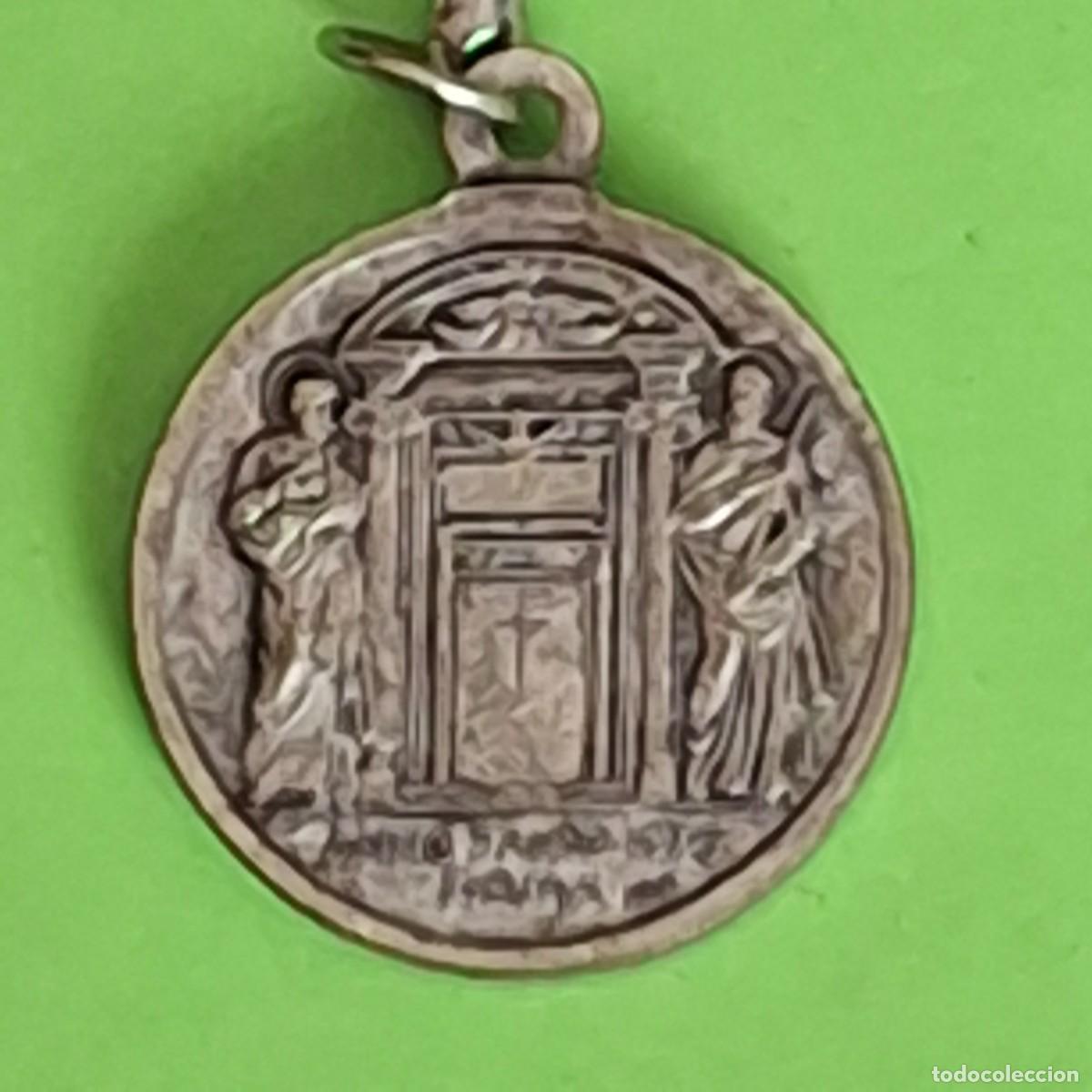 Collection of Keychains: LLAVERO - ANNO SANTO 1975 ROMA A&Ntilde;O - TEMATICA RELIGIOSA RELIGION PAPA