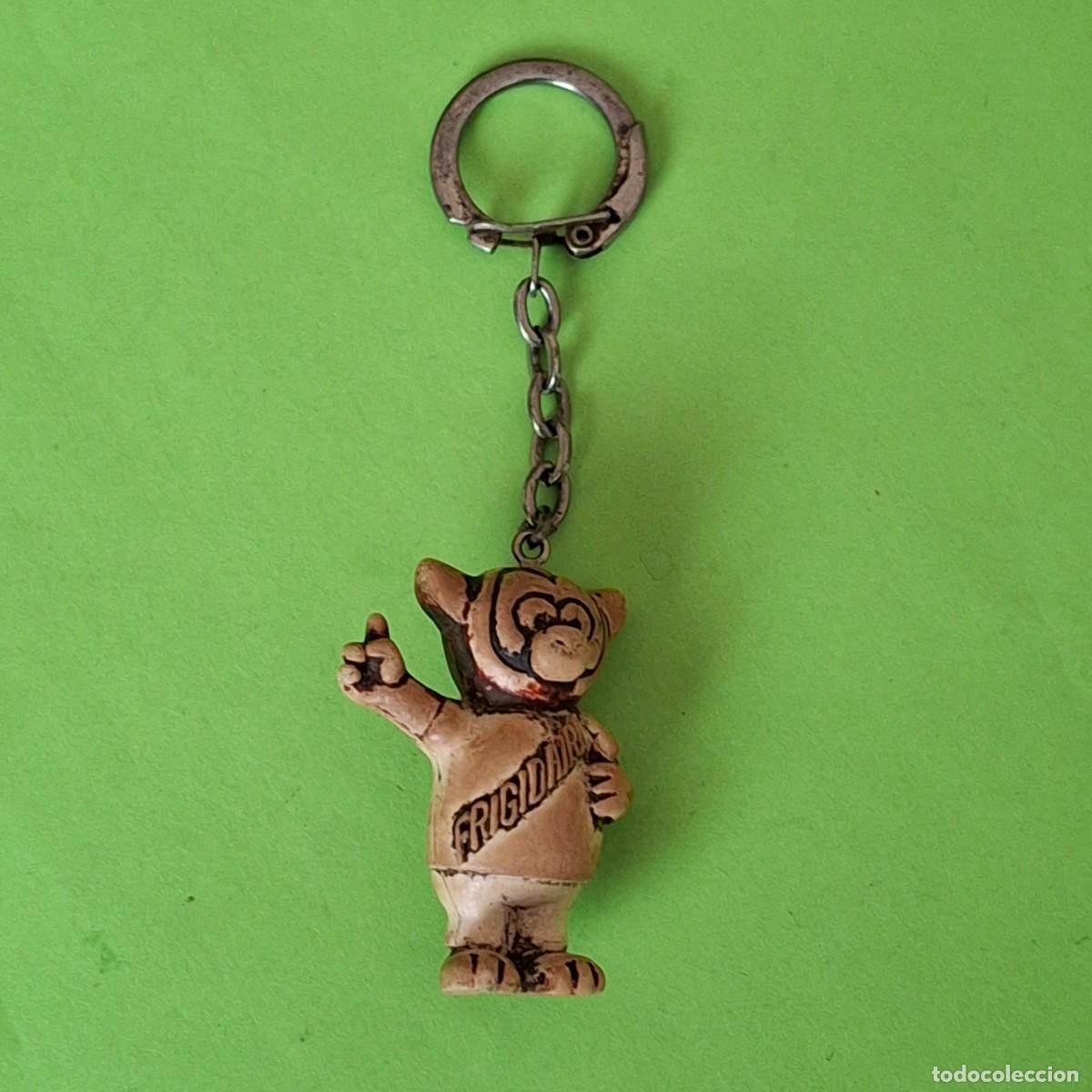 Collection of Keychains: LLAVERO - FRIGIDAIRE MU&Ntilde;ECO PROMOCIONAL